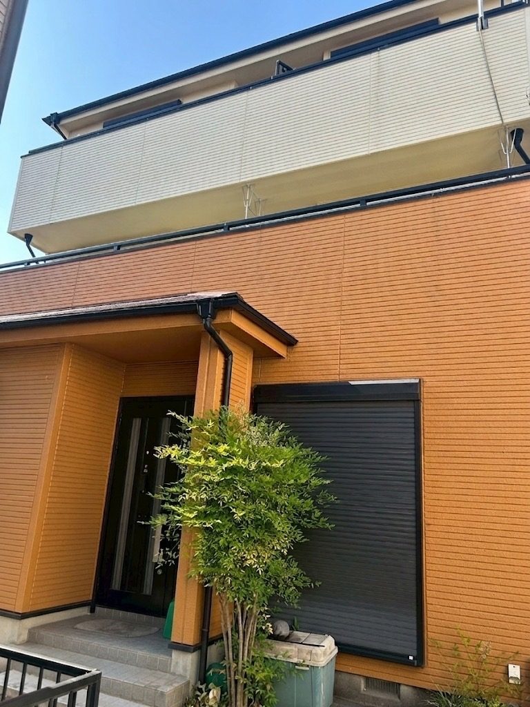 草加市 外壁塗装 施工事例 オレンジ色サイディング